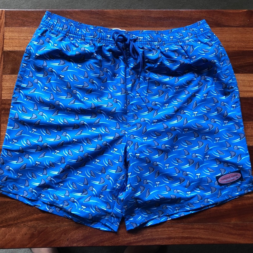 LIMITED EDITION Vineyard Vines Shark week